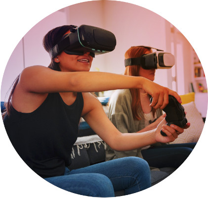 Graphic with people using Virtual Reality